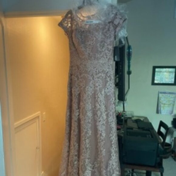 NWT La Femme 27935SC Lace Mother of the Bride Dress Navy size 2 - Picture 8 of 9